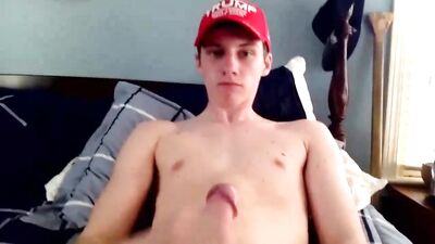 Gay Porn: Sexy Dude Cums for Beautiful Butt Action!