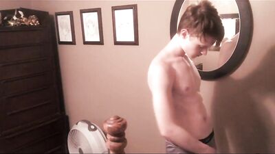 Twink BANANA-WANKER Amateur Gay Porn: Exploring the Sweet Side of Sexuality!