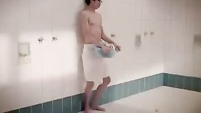 Gay Porn Showers: Funny Situation Turns Hot and Steamy!