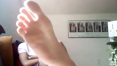 Huge teen feet