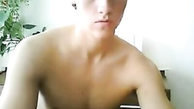 Pale guy jerrkingmasturbator