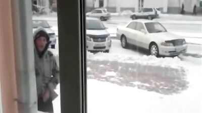 Junger spanner wichst