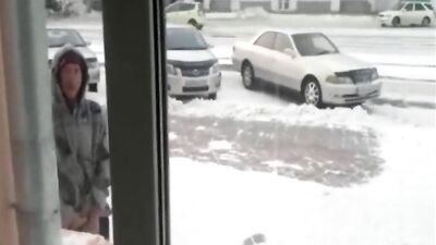 Junger spanner wichst