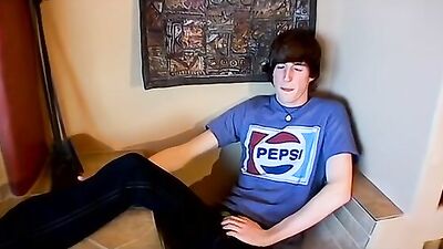 Hottie's self eating masturbation