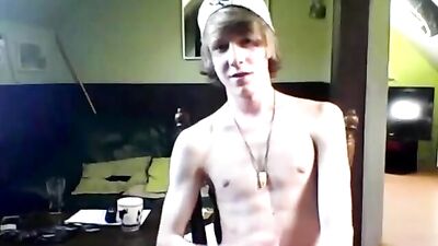 Sexy boy jerking off and cumming on his abs