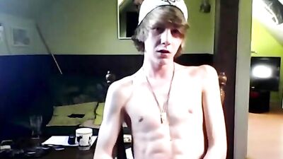 Sexy boy jerking off and cumming on his abs