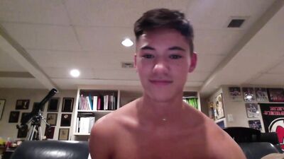 Cam 5633 - Hot Boy playing with his sausage