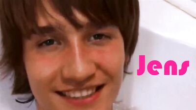 Jens rubs himself after his Shower