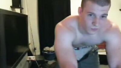 College Hunk Webcam Cum - more @ Gayboy.ca
