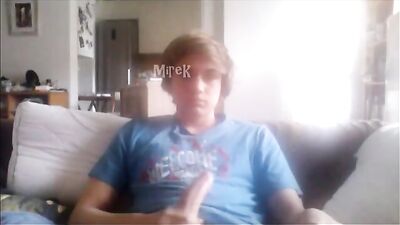 SMOOTH BLOND BOY ON CAM