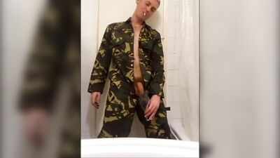 Flecktarn pisse saufen