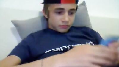 Cute Cam Boy Exposes His Naked Body And Masturbates