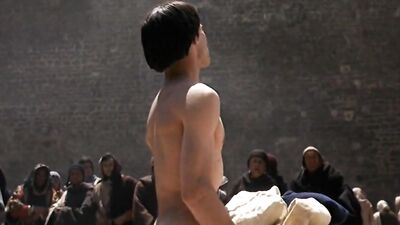 FRATELLO SOLE, SORELLA LUNA. NIP (nude in public).