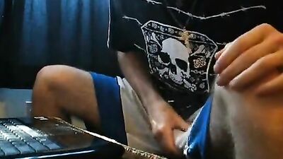 Cute Straight Guy Two Handed - more @ Gayboy.ca