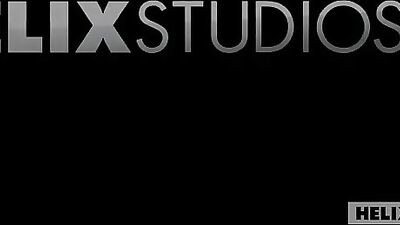 Rai Greco se cambre comme un dieu