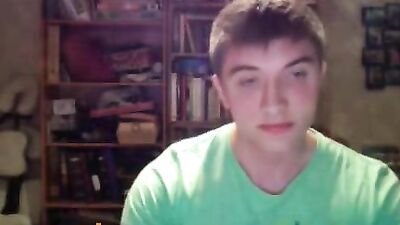 Hottie in green shirt