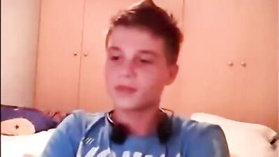 Friends jack together