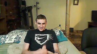 Straight dude jerks on cam - more @ Gayboy.ca