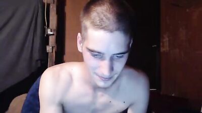 Fit guy jerks on cam - more @ Gayboy.ca