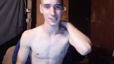 Fit guy jerks on cam - more @ Gayboy.ca