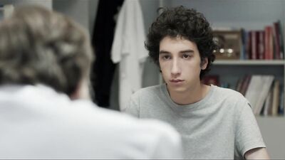 SHORT SKIN - i dolori del giovane Edo - clip La diagnosi
