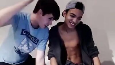 Guys who do show LIVE