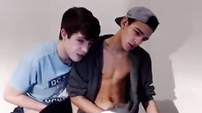 Guys who do show LIVE