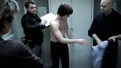 ENGRENAGES. French TV series. Season 2, episode 1.