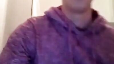 CUTE EUROBOY SHOW HIS ASS AND JERK OFF IN WEBCAM