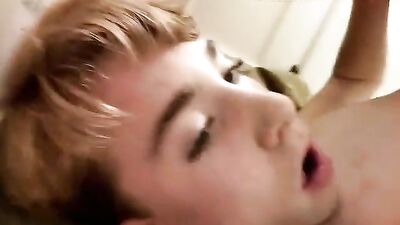 Sexy blondinet smooth masturbates and squirting in her mouth