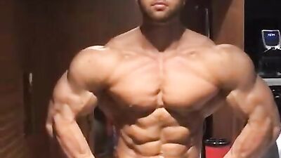 Muscle man posing sexy