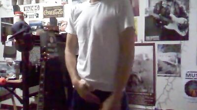 He cums on his T-shirt