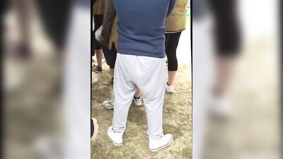 Pantsed in public lol