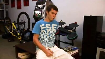 Hot Teen Gets Sucked And Wanked