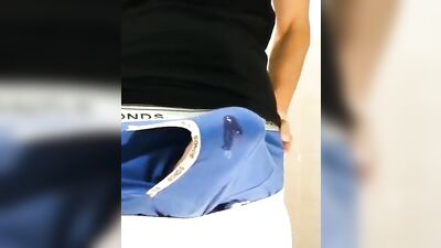 Cums in boxer without hand