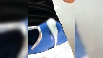 Cums in boxer without hand