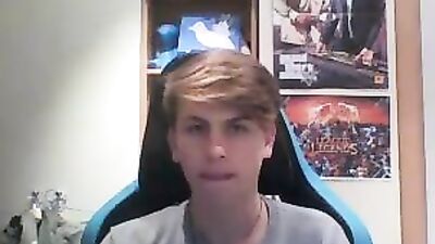 Watch what all all is in his levi´s