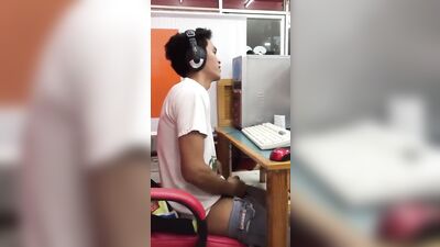 Cyber Cafe Cum Shots: Asian Amateurs Get Jerked!