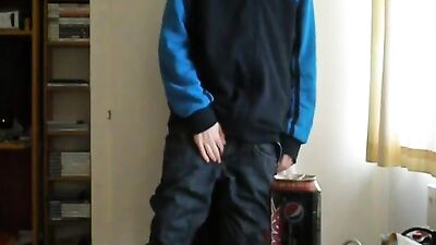 Amateur Cum Shots Handjob 7140 - The Ultimate Gay Porn Experience