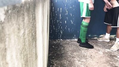 Public Fucks: Amateur Bareback Action