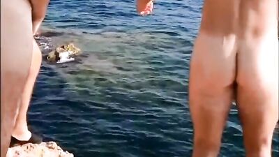 Gay Courage Divers - Public Nude Straight Boys!