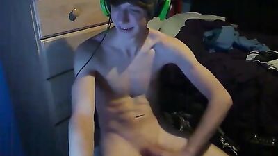 Gamer Boy Explodes in Gay Porn Cumshots! Experience the hottest cumshot action with this cute gamer boy in a new gay porn video.