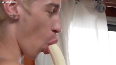 Czech Twink Adventure - Bareback Action in the Big City!