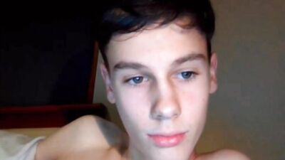 Gay Cam Cutie: Young Solo Web-Cam Fun!