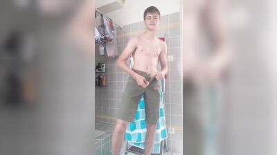 Show Me Your Body! Amateur Blond Boys Solo Shower Action