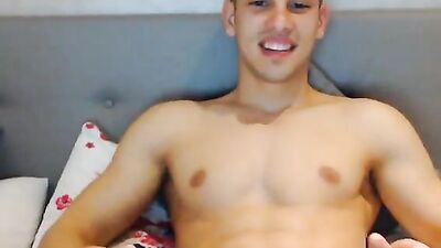 Naked Hung Guy Webcam - Exposing Raw Amateur Cocks!