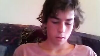 Wanking Kiwi Cutie: Solo Amateur Cum Shots Revamped!