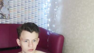 Royalty Revisited: Amateur Gay Fun Solo Experience!