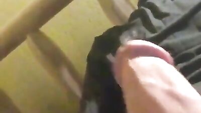 Teen Web-Cam Handjob Closeup