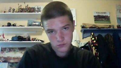 Lad in Bedroom: Gay Porn Threesome - Menage a Trois with Hunky Studs!